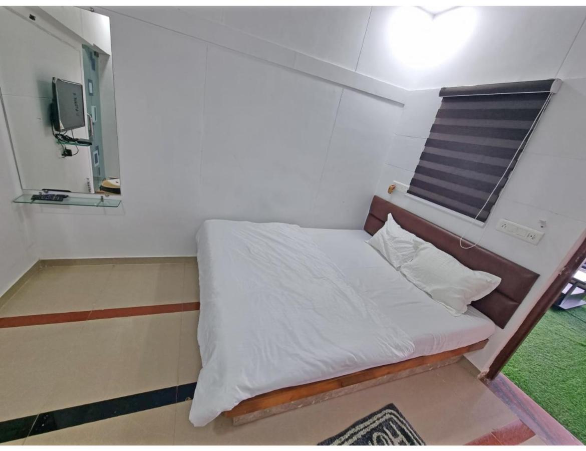 Hari Homestay, Garudeshwar Exteriör bild